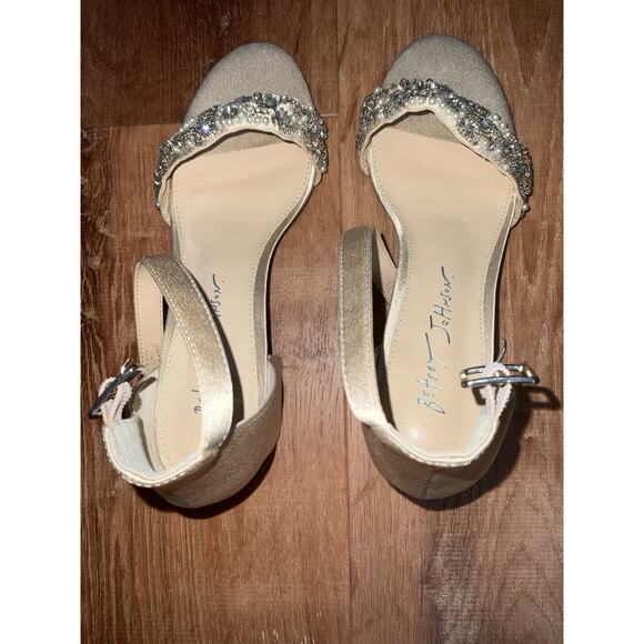 Betsey Johnson Beaded Bridal Block Heels| Size 6M - Picture 1 of 8